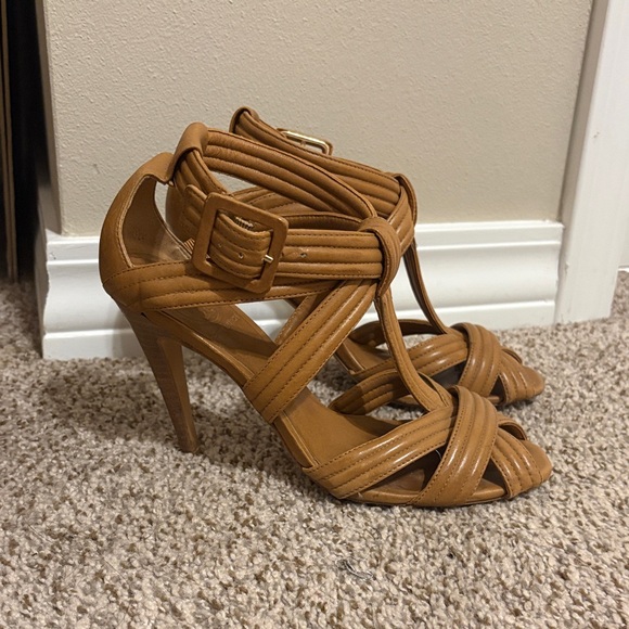 Tory Burch Shoes - ✨Tory Burch Leather Heels✨